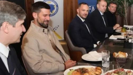 «Είσαι ο καλύτερος όλων των εποχών και συμπεριφέρεσαι έτσι» - H κίνηση του Τζόκοβιτς που σχολιάστηκε (video)