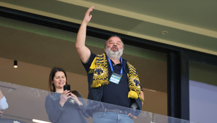 Ποιο αγαπημένο τραγούδι του Ηλιόπουλου έπαιξε στα μεγάφωνα μετά το ντέρμπι