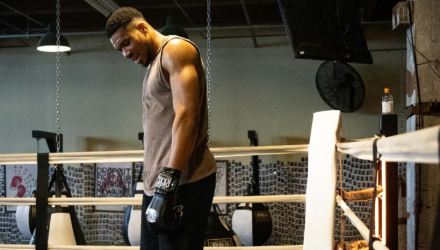 Ο Αντετοκούνμπο άφησε τα παρκέ και μπήκε... στο ρινγκ: Η ανάρτηση του «Greek Freak»