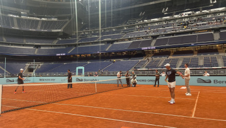 Μπέλιγχαμ και Κουρτουά έπαιξαν τένις στο Μπερναμπέου με... διαιτητή τον Φλορεντίνο Πέρεθ (video)