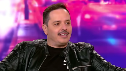 Ο Αλέξανδρος Τσουβέλας στο ACTION 24: «Τον τελικό του 1987 τον είδα με τον Βαγγέλη Ρωχάμη, μέναμε μεσοτοιχία»