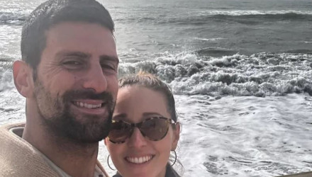 Κάθε χρόνο η ίδια τούρτα με τα... περίεργα υλικά για τον Τζόκοβιτς - Την φτιάχνει η γυναίκα του
