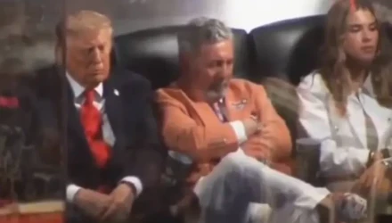 Ο Τραμπ είδε από κοντά το Νικς-Σπερς, έφαγε γιούχα και... τελικά τον πήρε ο ύπνος! (video)