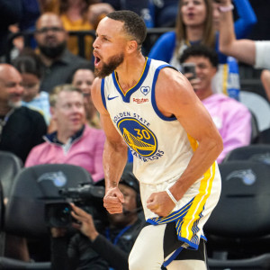 Οι Χόρνετς έκαναν περίπατο κόντρα στους Λέικερς, Μπάτλερ και Κάρι «εκτέλεσαν» τους Νικς