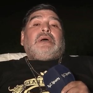 Η οικογένενεια του Μαραντόνα «επιτίθεται»: Καταγγελίες για χειραγώγηση από τους γιατρούς!