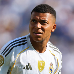 Εμπαπέ: «Κατανοητές οι αποδοκιμασίες του κόσμου, αλλά δεν πρέπει να γιουχάρουν μεμονωμένα παίκτες»