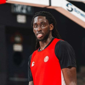 «Φουλάρει» για την ανανέωση του Μότλεϊ η Χάποελ Τελ Αβίβ