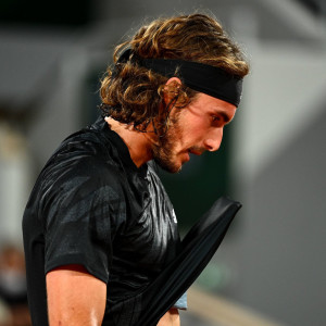 Ο Σερούντολο «λύγισε» τον Τσιτσιπά στην πρεμιέρα του Μόντε Κάρλο