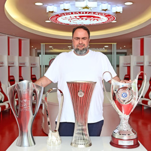 Το μήνυμα του Βαγγέλη Μαρινάκη για τα 16 χρόνια του στον Ολυμπιακό: «Κρατάμε ψηλά τη σημαία και συνεχίζουμε να ονειρευόμαστε»