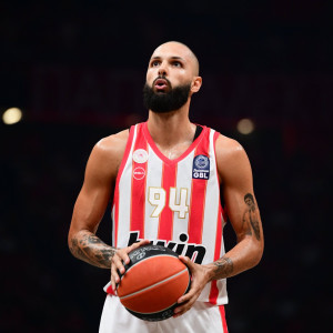 Ολυμπιακός – Μπαρτσελόνα με Bet Builder κόκκινων σκόρερ