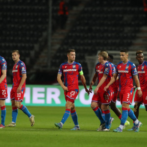 Σε φόρμα η Βικτόρια Πλζεν, πέρασε άνετα από την έδρα της Καρβίνα