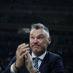 Ο Γιασικεβίτσιους τελικά επέστρεψε στην Κωνσταντινούπολη μετά την περιπέτειά του στο Ντουμπάι (video)