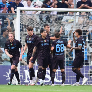 «Επαγγελματική» νίκη για την Νάπολι που παραμένει στη «κούρσα» του τίτλου