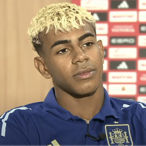 Συγκινεί ο Γιαμάλ μιλώντας για την παιδική του ηλικία: «Οι γονείς μου ζούσαν μέσα στην πίεση»