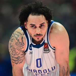 Ξέσπασε ο Λάρκιν: «Οι κλόουν χρησιμοποιούν το όνομά μου για να πάρουν προσοχή!»