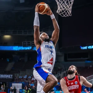 Γιαμπουσέλε: «Υπάρχουν ομάδες από την Ευρώπη που με προσέγγισαν, δεν κλείνω καμία πόρτα»