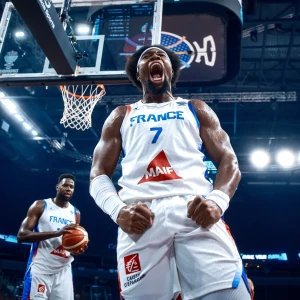 «Καμία πρόθεση των Μπουλς να "κόψουν" τον Γιαμπουσέλε, πλήρως αφοσιωμένος στο NBA ο παίκτης»