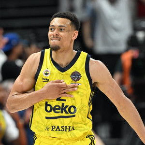 Αρνείται να χάσει η Φενέρ: Νίκησε με buzzerbeater στην Τουρκία και έρχεται στην Αθήνα