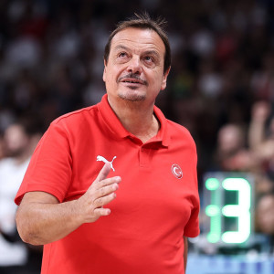 Αταμάν: «Δεν είμαι ήρεμος, απλά κουρασμένος. Ευχαριστώ τη FIBA για αυτό το γελοίο πρόγραμμα»