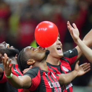 Με γκολ του Ενκουκού στο φινάλε η Μίλαν «έκλεψε» τον βαθμό από τη Φιορεντίνα