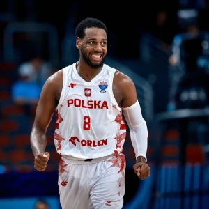 Η Πολωνία έκανε «περίπατο» απέναντι στην Λετονία