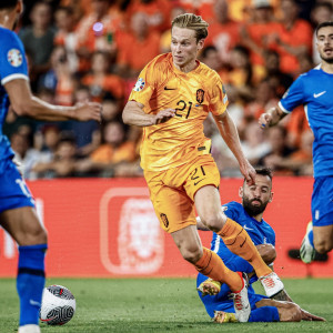 Στα όρια της ασέβειας: Ο Λαπόρτα συνέκρινε τον Ντε Γιονγκ με τον Κρόιφ