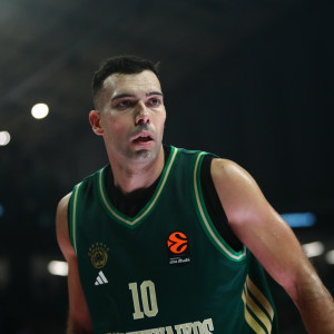 Εκτός οι Σλούκας, Ερνανγκόμεθ, Φαρίντ με Μύκονο, επιστρέφει ο Σαμοντούροβ