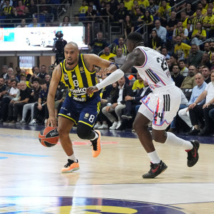 Ο Χόρτον Τάκερ έκανε τα δικά του και η Φενέρμπαχτσε επικράτησε εύκολα της Μπασκόνια