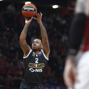 Επιστροφή... ανάσα για την Παρτίζαν: Ο Πεναρόγια αποκάλυψε πότε θα ξαναπαίξει μπάσκετ ο Καρλίκ Τζόουνς