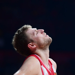 Βεζένκοφ: «Συλλυπητήρια σε όσους έχασαν τους αγαπημένους τους αυτές τις μέρες»