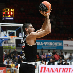 Συνεχίζουν στον ΠΑΟΚ οι Περσίδης και Ομορούγι