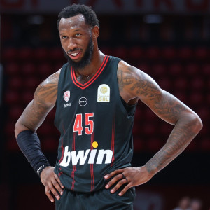 Χολ: «Παίζουμε λες και είμαστε ένα και απολαμβάνουμε το παιχνίδι»