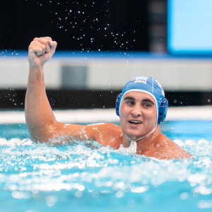 Δεν το έχετε ξαναδεί: Ο Αργυρόπουλος έβαλε το γκολ της 20ετίας στο πόλο και χάρισε τη νίκη στην Εθνική (video)