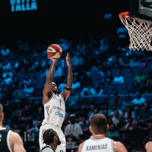 Ο Ερυθρός Αστέρας διασύρθηκε απ' την Dubai BC πριν παίξει με τον Παναθηναϊκό στην Αθήνα