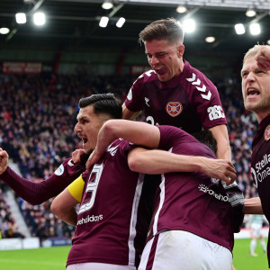 Ο... ασταμάτητος Κυζιρίδης οδηγεί την Χαρτς στην κορυφή και ονειρεύεται τίτλο (video)