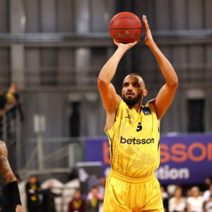 Η Μπασάκσεχιρ «έκλεψε» το παιχνίδι στο τέλος από τον Άρη