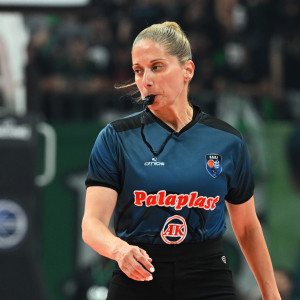 Αυτοί είναι οι 14 διαιτητές που θα σφυρίξουν στο Allwyn Final 8