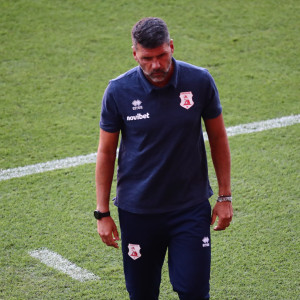 Τέλος από την Τοντέλα ο Μπάτσι - Κατηγορείται για ξυλοδαρμό