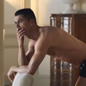 Ο ιδιοφυής λόγος πίσω από την παράξενη τελετουργία του Κριστιάνο Ρονάλντο με το νερό