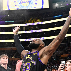 H «βασιλεία» του ΛεΜπρόν: Έγινε ο γηραιότερος παίκτης στην ιστορία του ΝΒΑ με triple-double - Πόσα έχει κάνει