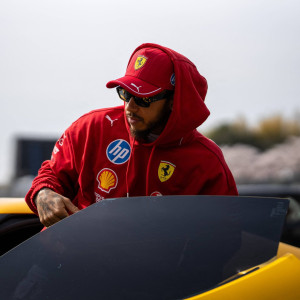 Δείπνο και μασάζ: Η «καυτή» βραδιά του Λιούις Χάμιλτον με την Κιμ Καρντάσιαν