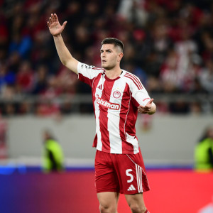 Με δύο σημαντικές απουσίες η αποστολή του Ολυμπιακού για το παιχνίδι με τον Βόλο