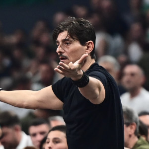 Ο Γιαννακόπουλος έστειλε μήνυμα στην Euroleague με Σκαριόλο: «Βάλτε πρόστιμα σε όλους μας»