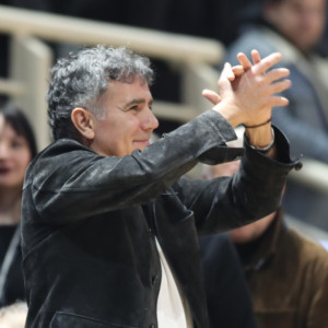 Ο ικανοποιημένος Μυστακίδης έδωσε συγχαρητήρια στους παίκτες του ΠΑΟΚ μετά το ντέρμπι με τον Παναθηναϊκό