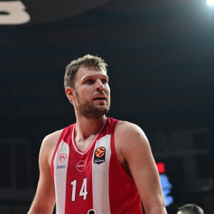 Βεζένκοφ: «Νιώθω καλά, θα είναι σκληρό παιχνίδι με την Εφές»