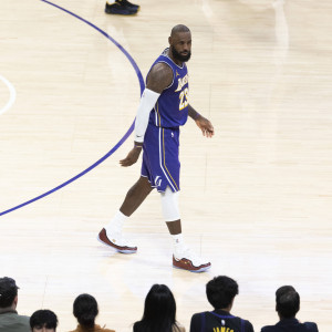 Σπουδαίοι Μπακς πέρασαν απ' την Οκλαχόμα χωρίς Αντετοκούνμπο, διέλυσε τους Μάβερικς ο «τριπλός» ΛεΜπρόν