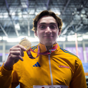 Ο Ντουπλάντις έχει σπάσει όλα τα ρεκόρ στον στίβο και ετοιμάζει τραγούδι που θα γίνει viral - «Ενα απίστευτα πιασάρικο κομμάτι»