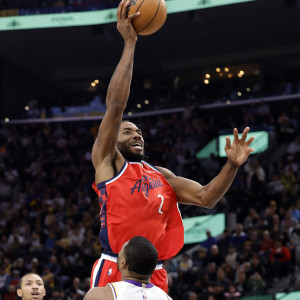 Με «45άρη» Λέοναρντ οι Κλίπερς διέλυσαν τους Τίμπεργουλβς, «τριπλός» ο Γιόκιτς κόντρα στο Χιούστον