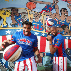 Οι θρυλικοί Χάρλεμ Γκλομπτρότερς καταφθάνουν στην Αθήνα και οι Αντετοκούνμπο δηλώνουν... fan! (video)