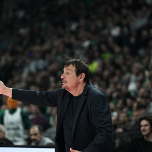 Η ομιλία του Αταμάν: «Πολύ καλή ομαδική δουλειά, κάποιοι παίκτες έπαιξαν αρκετά καλά» (video)